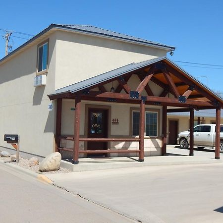 Winterton Suites Williston Extérieur photo