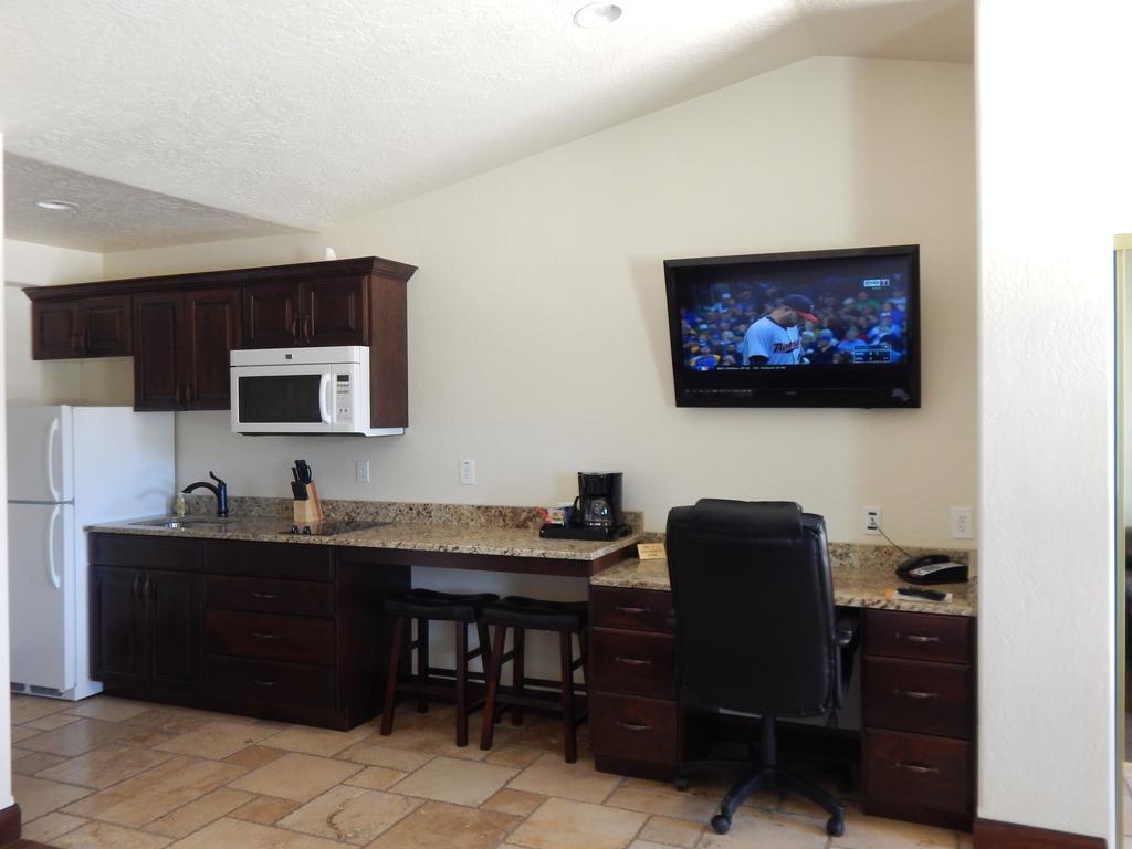 Winterton Suites Williston Extérieur photo