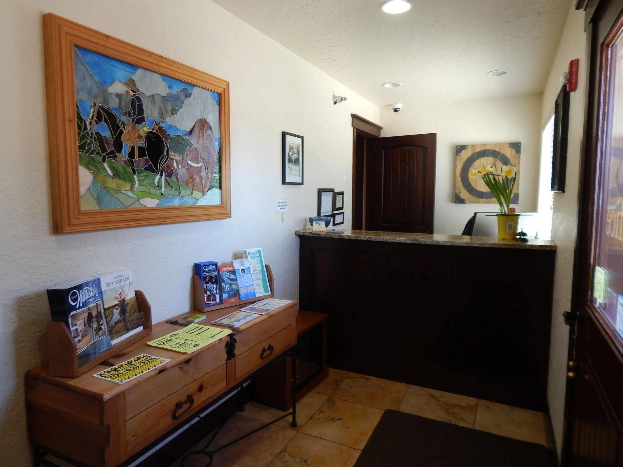 Winterton Suites Williston Extérieur photo