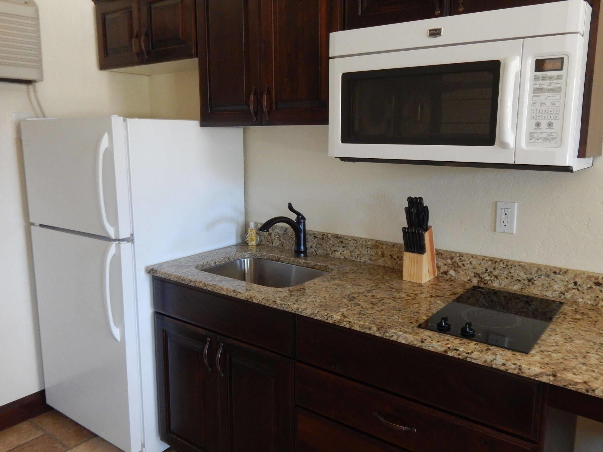 Winterton Suites Williston Extérieur photo